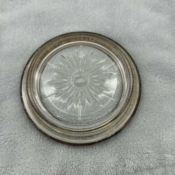 WeS. Blackinton Antique U.S. Silver-Plated Set of Two (2) 4”-Coasters - Picture 4 of 7